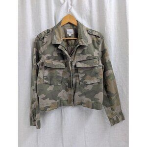 Melrose and Market women's medium camo canvas cropped jacket, green, tan S1